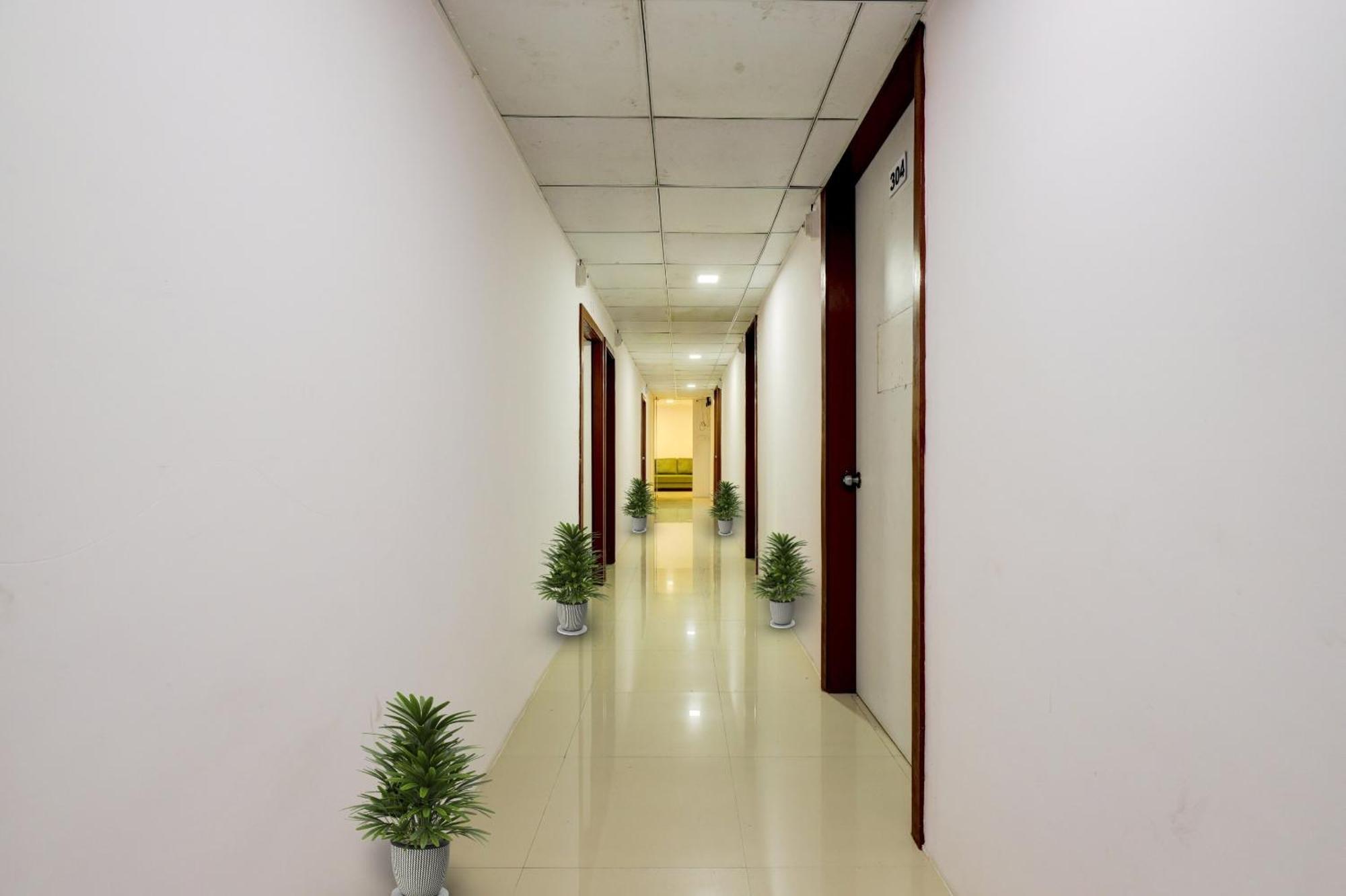 Hotel O Cozy Rooms سورات المظهر الخارجي الصورة