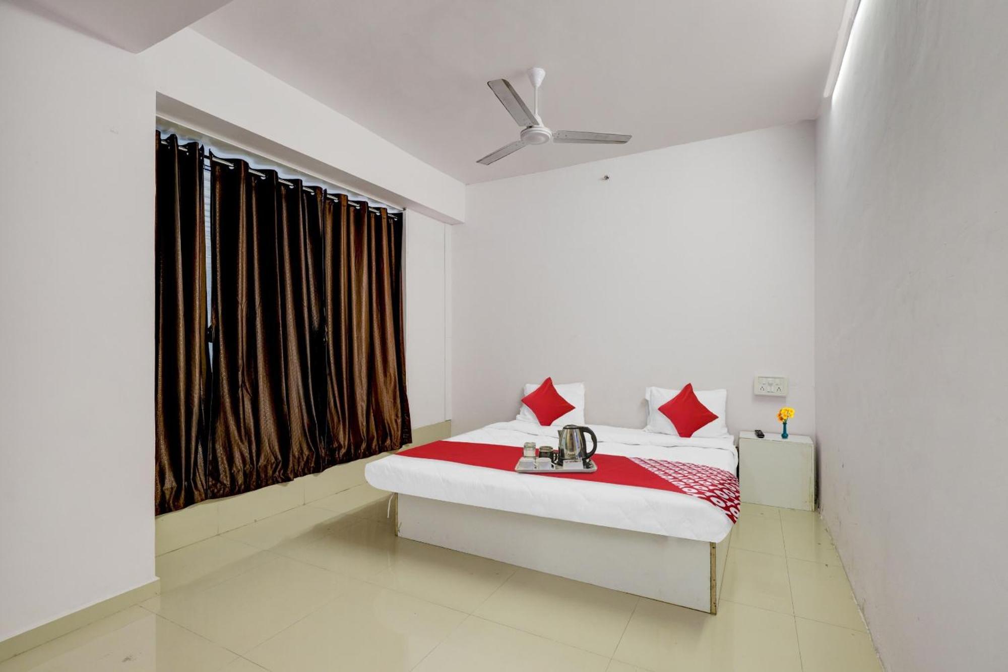 Hotel O Cozy Rooms سورات المظهر الخارجي الصورة