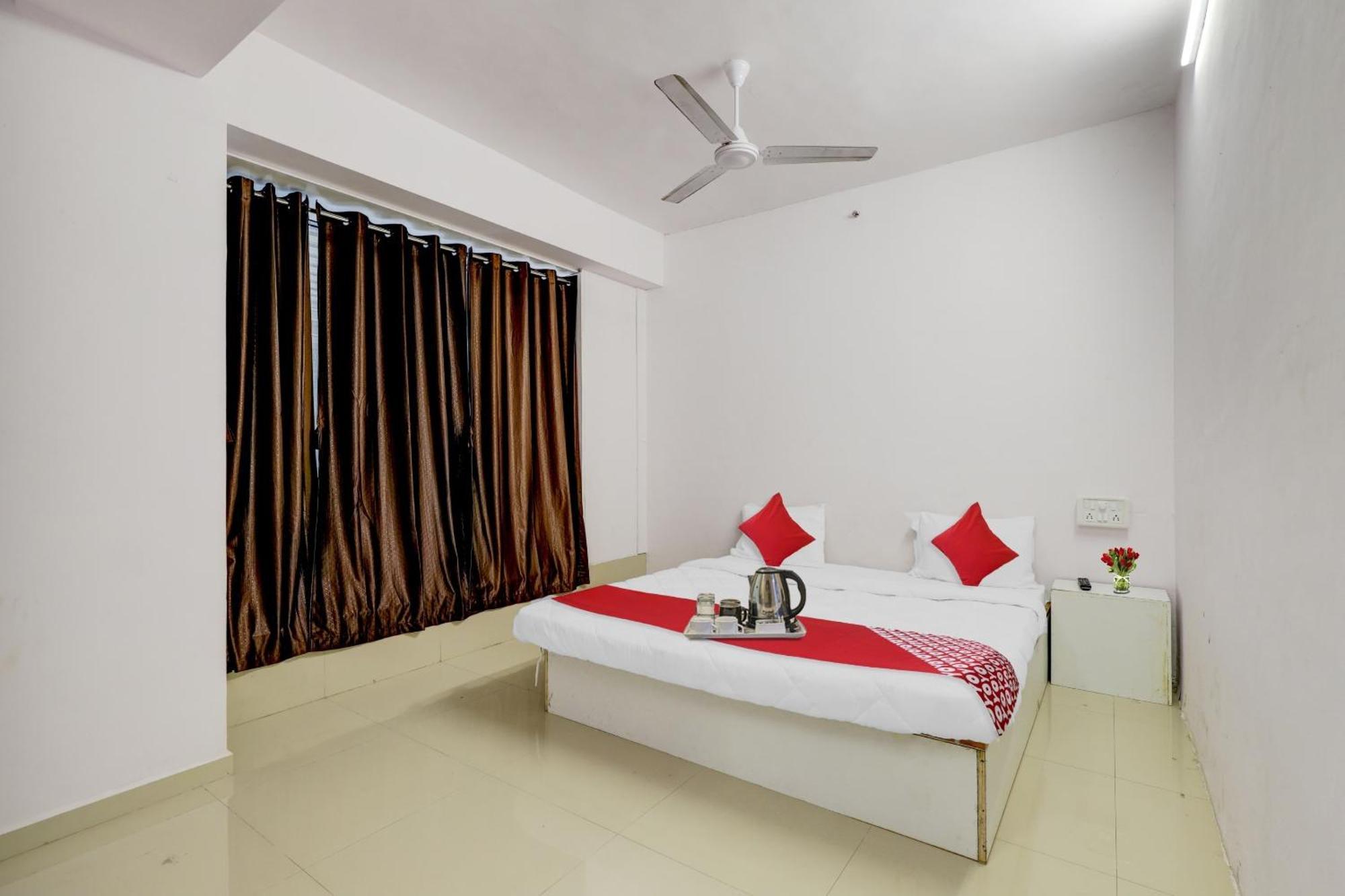 Hotel O Cozy Rooms سورات المظهر الخارجي الصورة