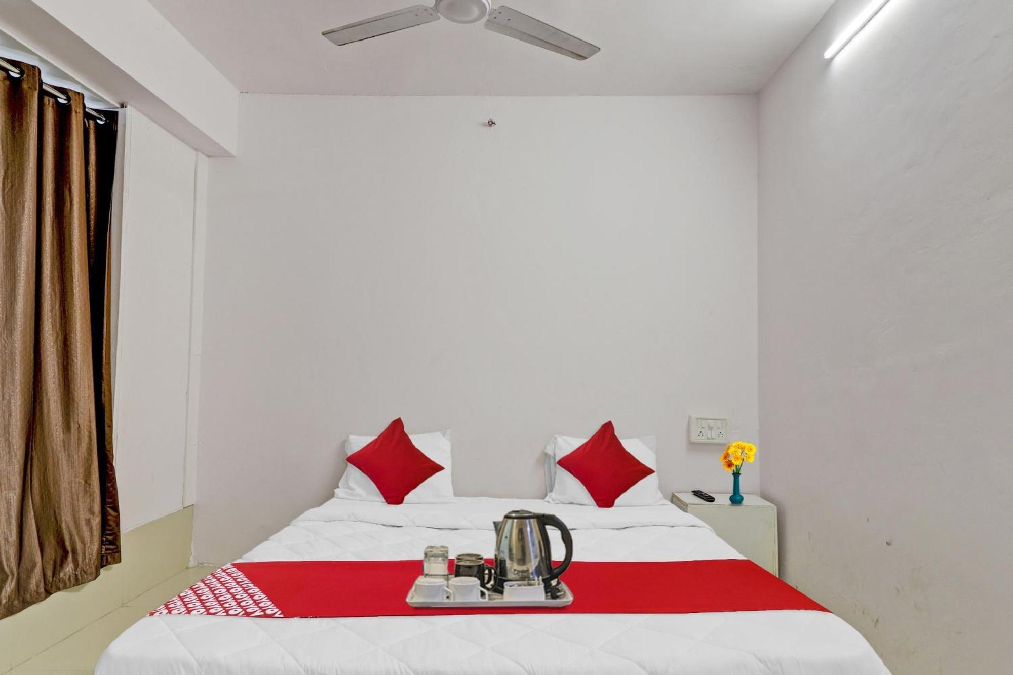 Hotel O Cozy Rooms سورات المظهر الخارجي الصورة