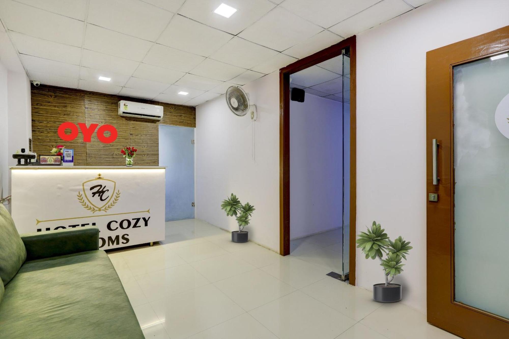 Hotel O Cozy Rooms سورات المظهر الخارجي الصورة