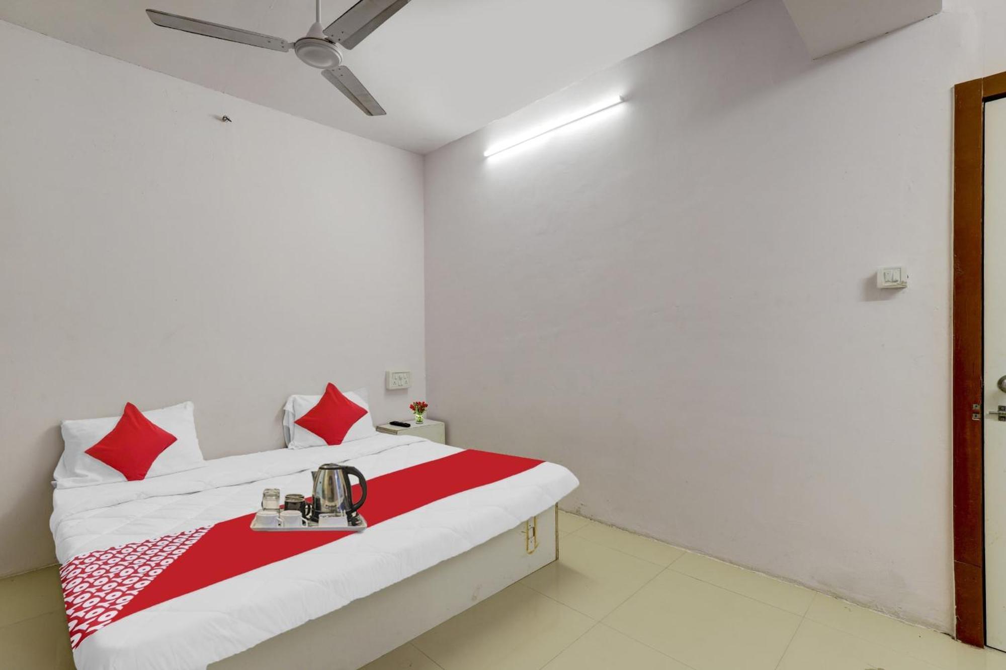 Hotel O Cozy Rooms سورات المظهر الخارجي الصورة
