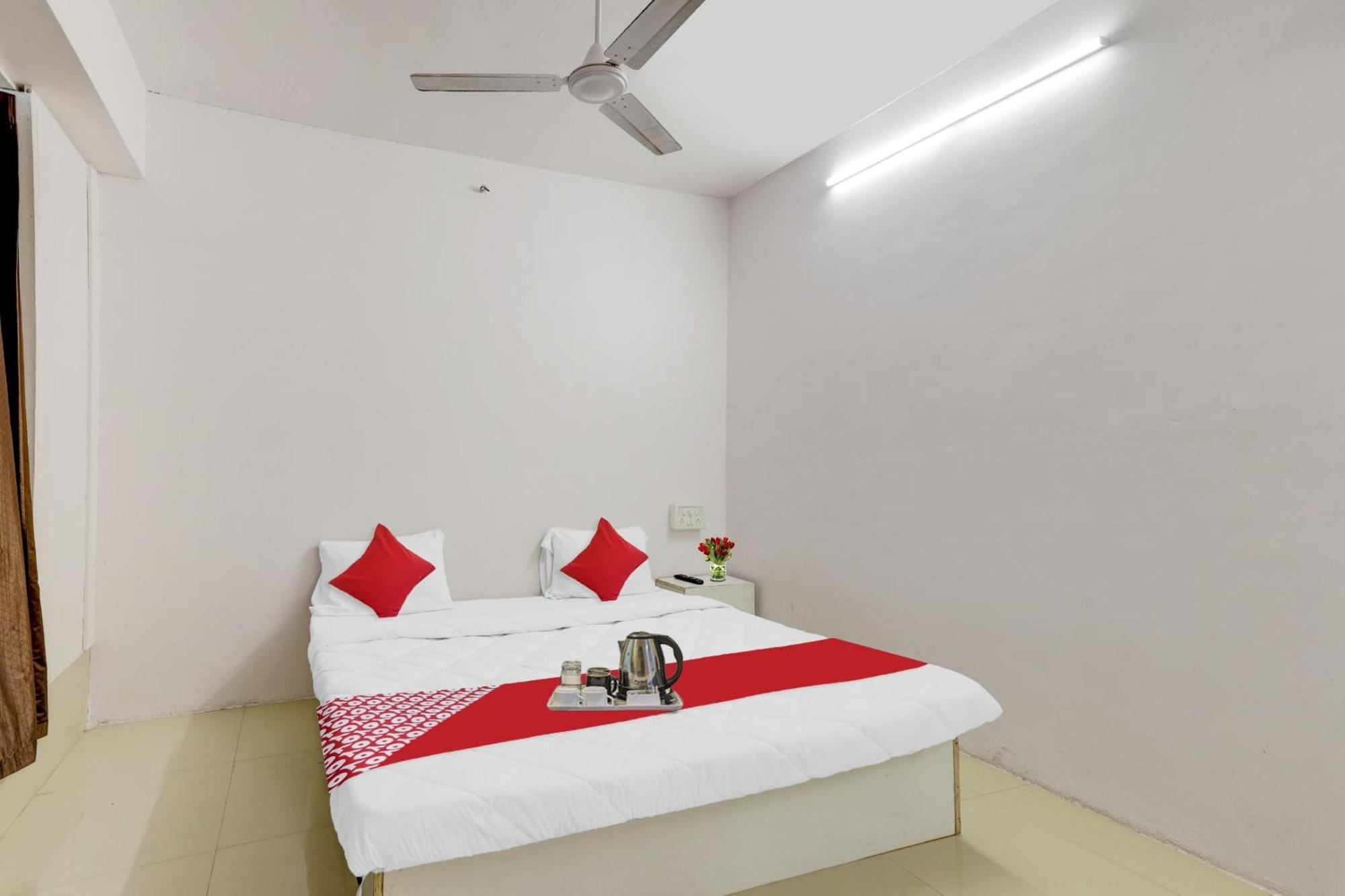 Hotel O Cozy Rooms سورات المظهر الخارجي الصورة